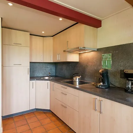 Modern Holiday In With Stunning Views Сasa de vacaciones Stavelot
